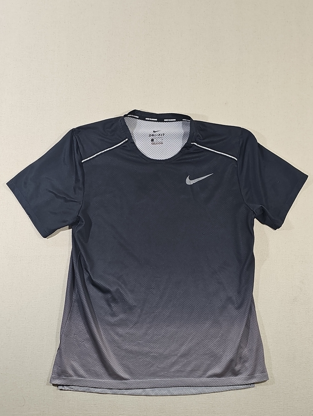 Nike Men’s Short Sleeve Gradient Performance Tee — Black to Gray